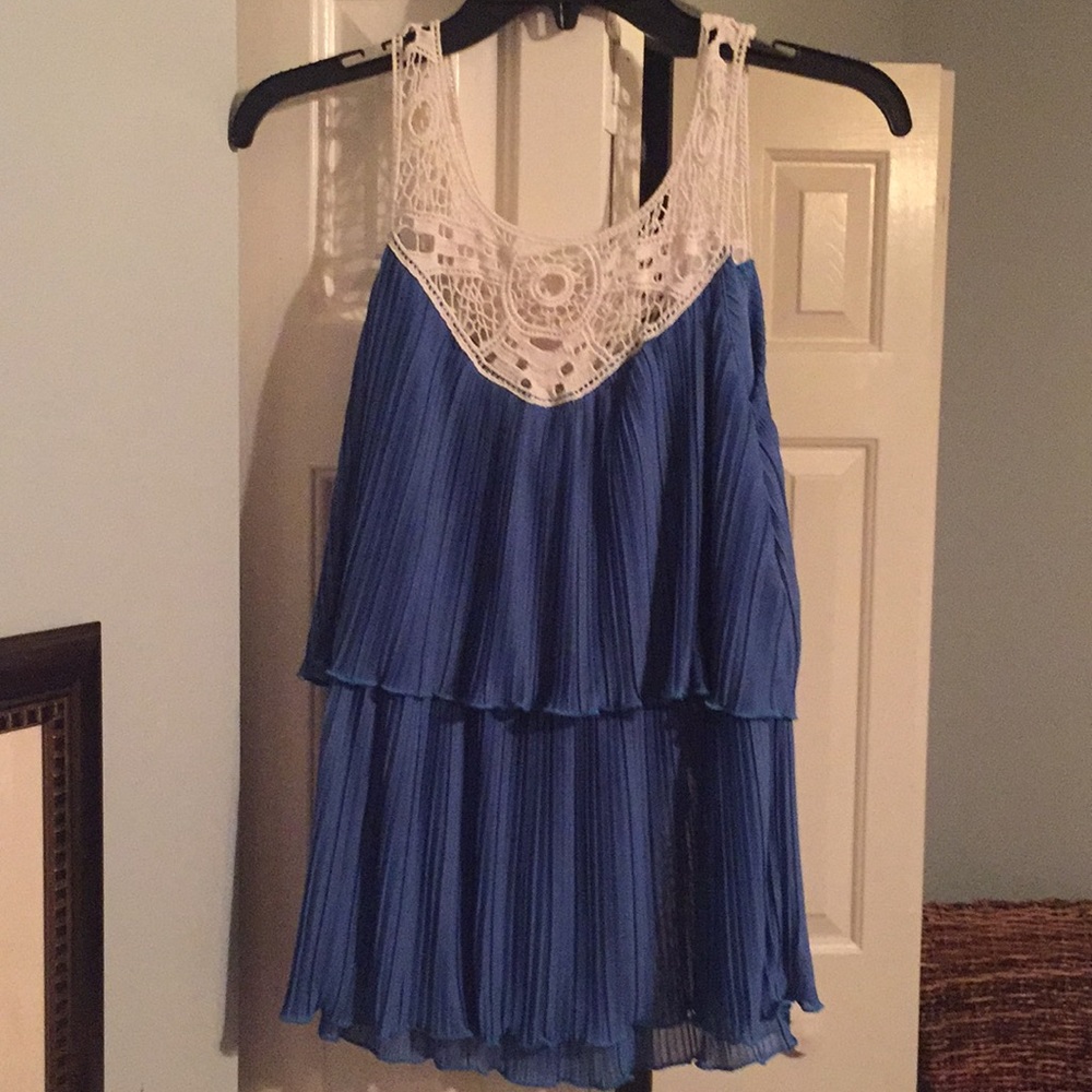 Flouncy lace and ruffle top. Size medium.